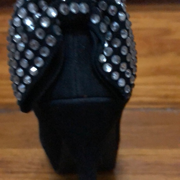 Black Heels With Bow - Picture 7 of 7